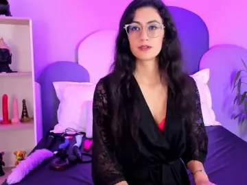 SophieGomez2  live sex cam