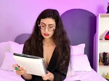 SophieGomez2  live sex cam