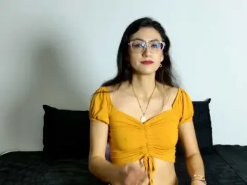 SophieGomez2  live sex cam