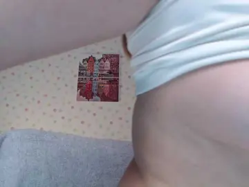 Zhemchuzhinka  live sex cam