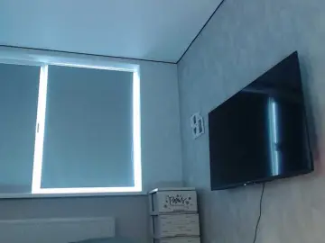 Zhemchuzhinka  live sex cam