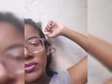 IndianBeaut  live sex cam