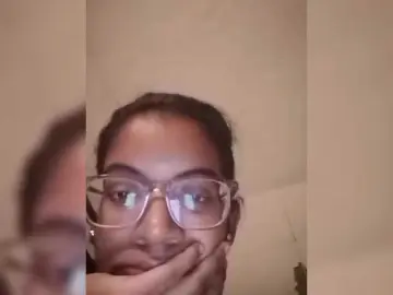 IndianBeaut  live sex cam