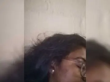 IndianBeaut  live sex cam