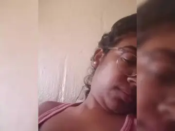 IndianBeaut  live sex cam