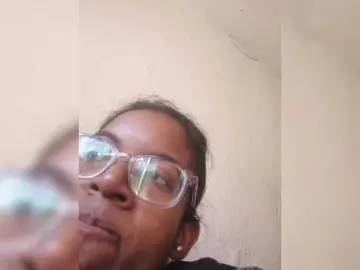 IndianBeaut  live sex cam