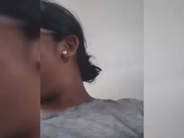 IndianBeaut  live sex cam