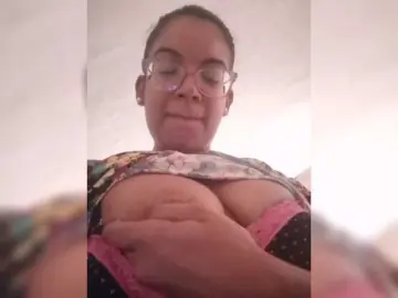 IndianBeaut  live sex cam