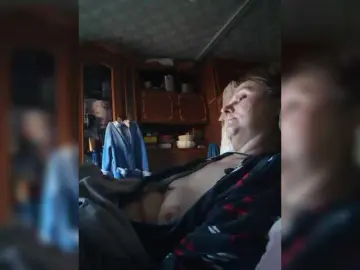 Juli-huston  live sex cam