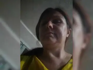 Juli-huston  live sex cam