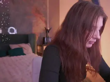 VikVikLove  live sex cam