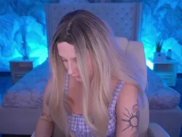 VikVikLove  live sex cam