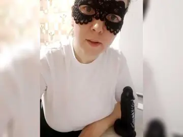 Guzel1  live sex cam