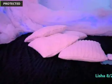 LishaDivine  live sex cam