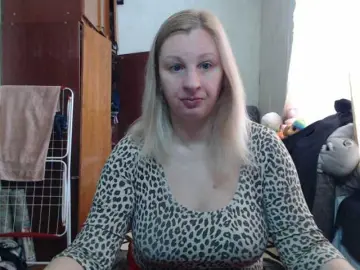 BustyBlondy  live sex cam
