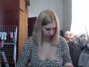 BustyBlondy  live sex cam