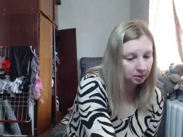 BustyBlondy  live sex cam