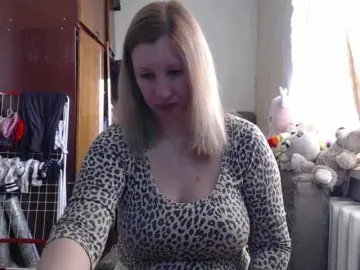 BustyBlondy  live sex cam