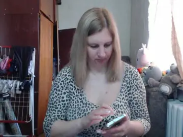 BustyBlondy  live sex cam