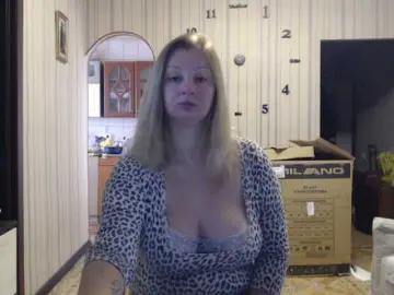 BustyBlondy  live sex cam