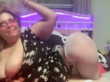 G0ldenare0las1  live sex cam