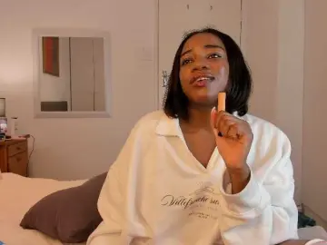 Sexyasssalmie  live sex cam