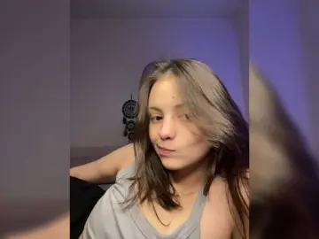 SilverSaya  live sex cam