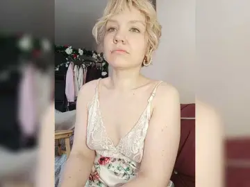 Tikoffka  live sex cam