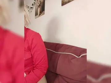 Tikoffka  live sex cam