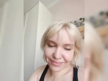 Tikoffka  live sex cam
