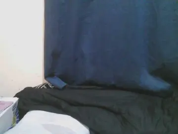 Naughty-slender  live sex cam