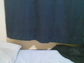 Naughty-slender  live sex cam