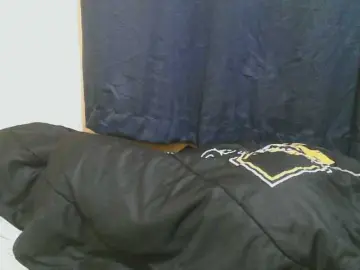 Naughty-slender  live sex cam