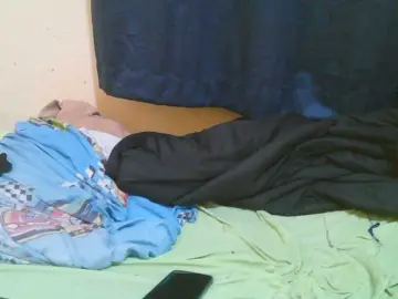 Naughty-slender  live sex cam