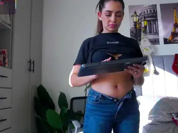 Caralella  live sex cam