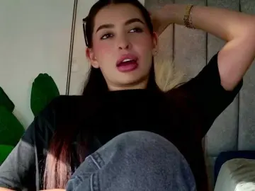Caralella  live sex cam