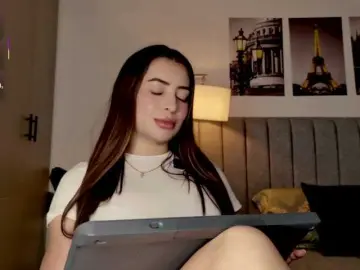 Caralella  live sex cam