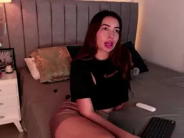 Caralella  live sex cam