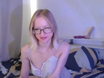Chloe1love  live sex cam