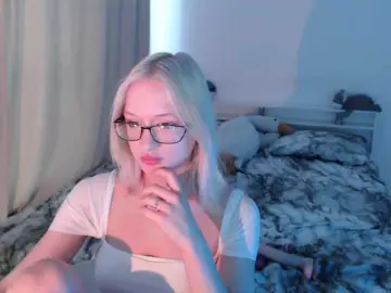 Chloe1love  live sex cam