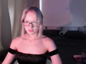 Chloe1love  live sex cam