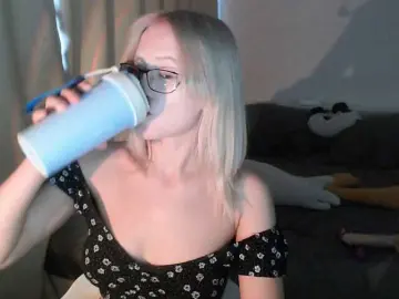 Chloe1love  live sex cam
