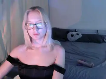 Chloe1love  live sex cam