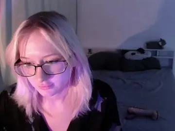 Chloe1love  live sex cam