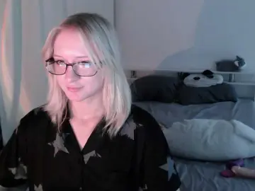 Chloe1love  live sex cam