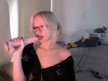 Chloe1love  live sex cam