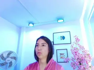 Ema-louisx  live sex cam