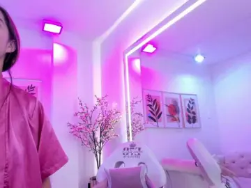 Ema-louisx  live sex cam