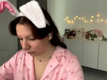 MaryannaZacate  live sex cam