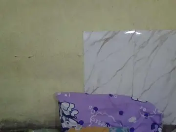 Stephanie215  live sex cam